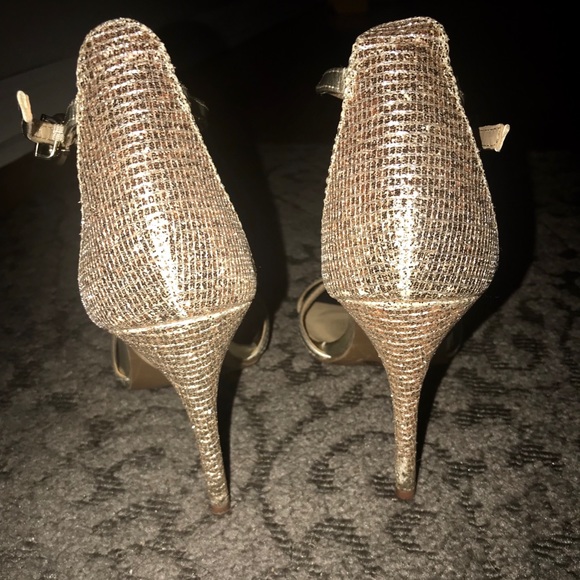 Heels - Picture 3 of 4